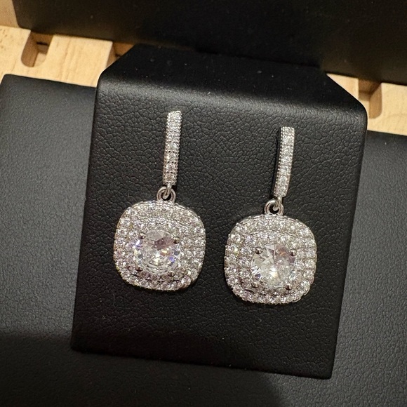 Elegant dangle earrings - Picture 2 of 4